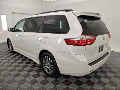 2019 Toyota Sienna XLE