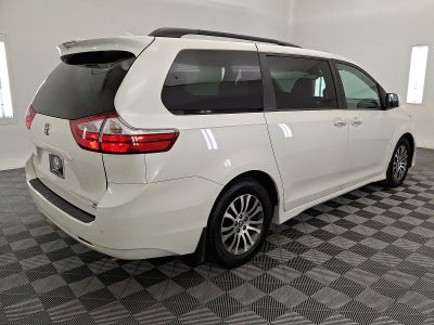 2019 Toyota Sienna XLE