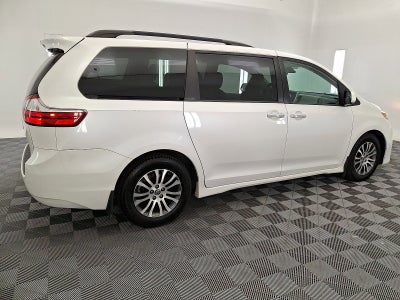 2019 Toyota Sienna XLE