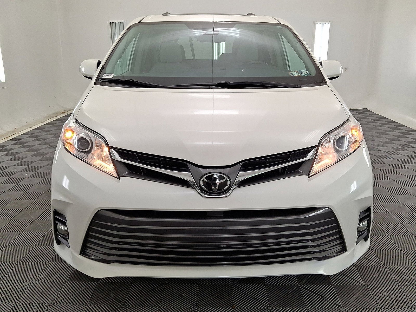 2019 Toyota Sienna XLE