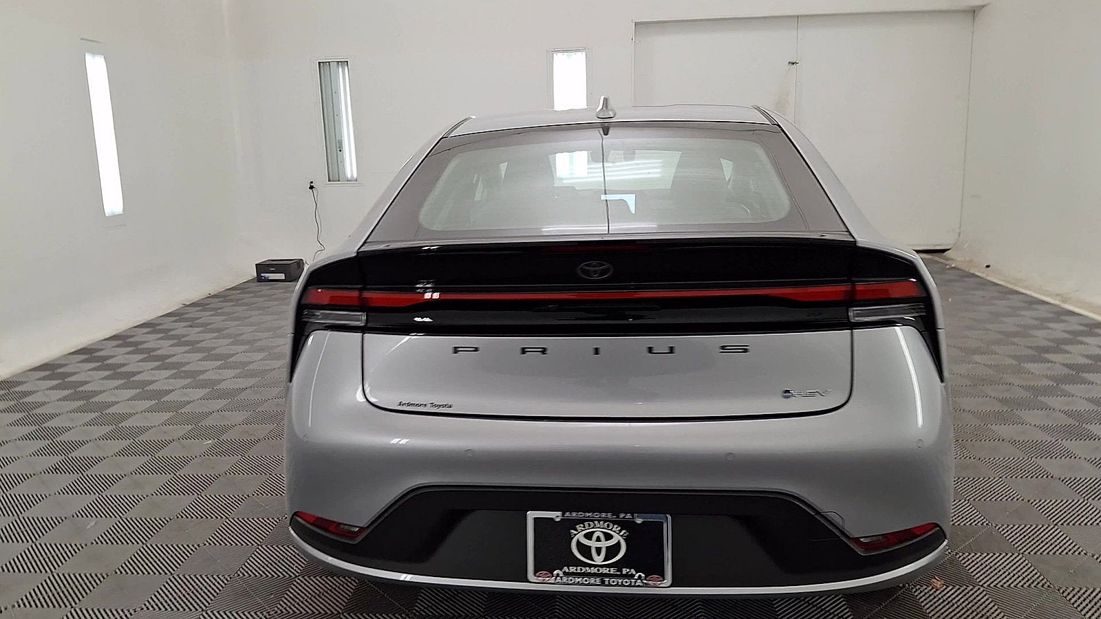 2025 Toyota Prius LE