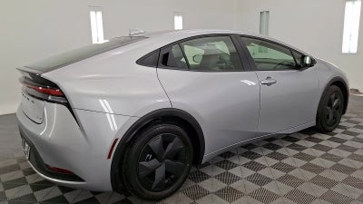 2025 Toyota Prius LE