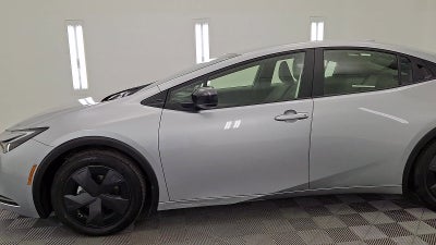 2025 Toyota Prius LE