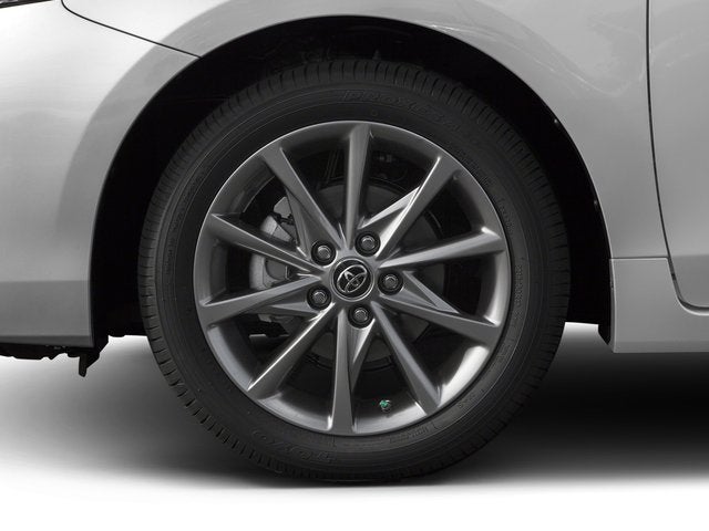 2017 Toyota Prius v Five