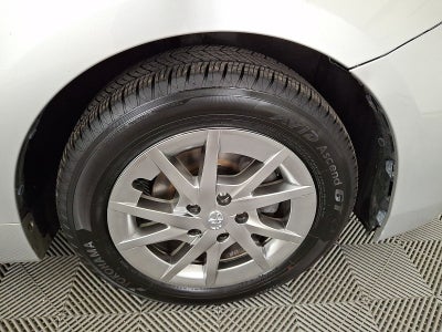 2017 Toyota Prius v Five