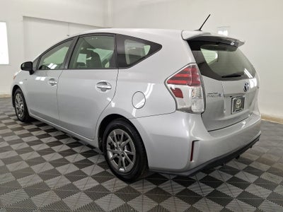 2017 Toyota Prius v Five