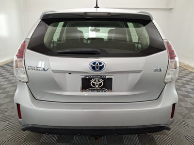 2017 Toyota Prius v Five