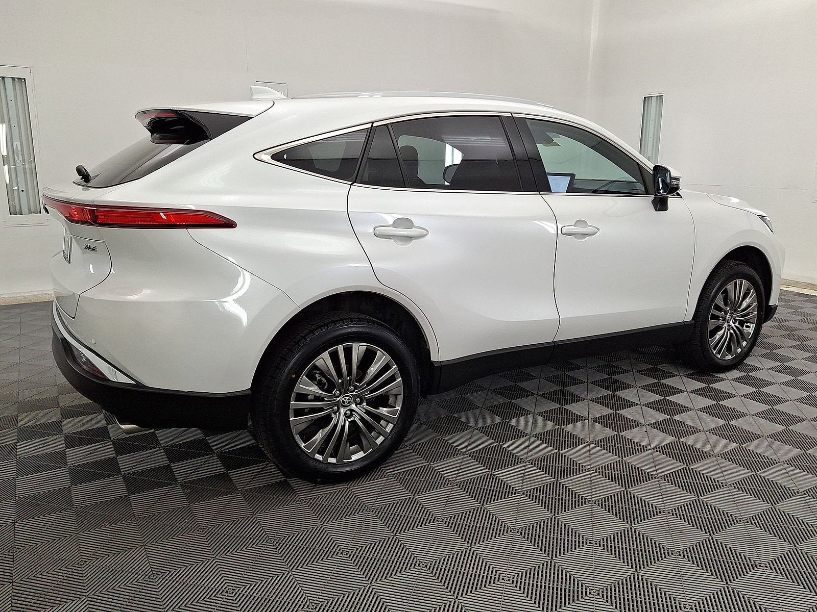 2023 Toyota Venza XLE