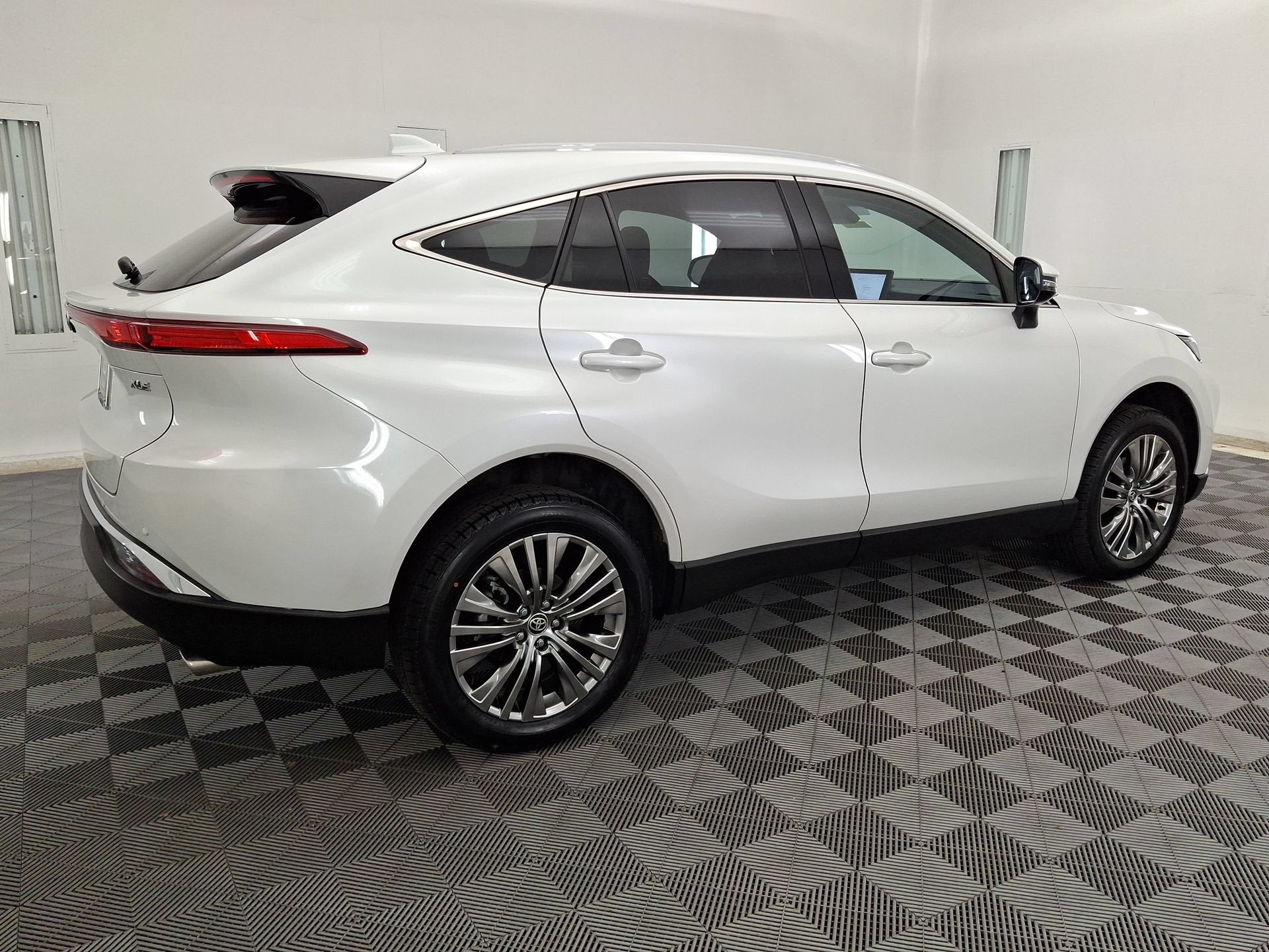 2023 Toyota Venza XLE