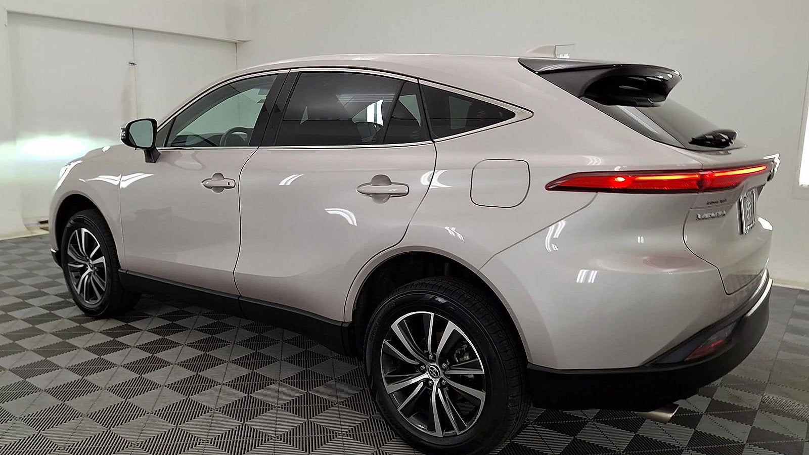 2023 Toyota Venza LE