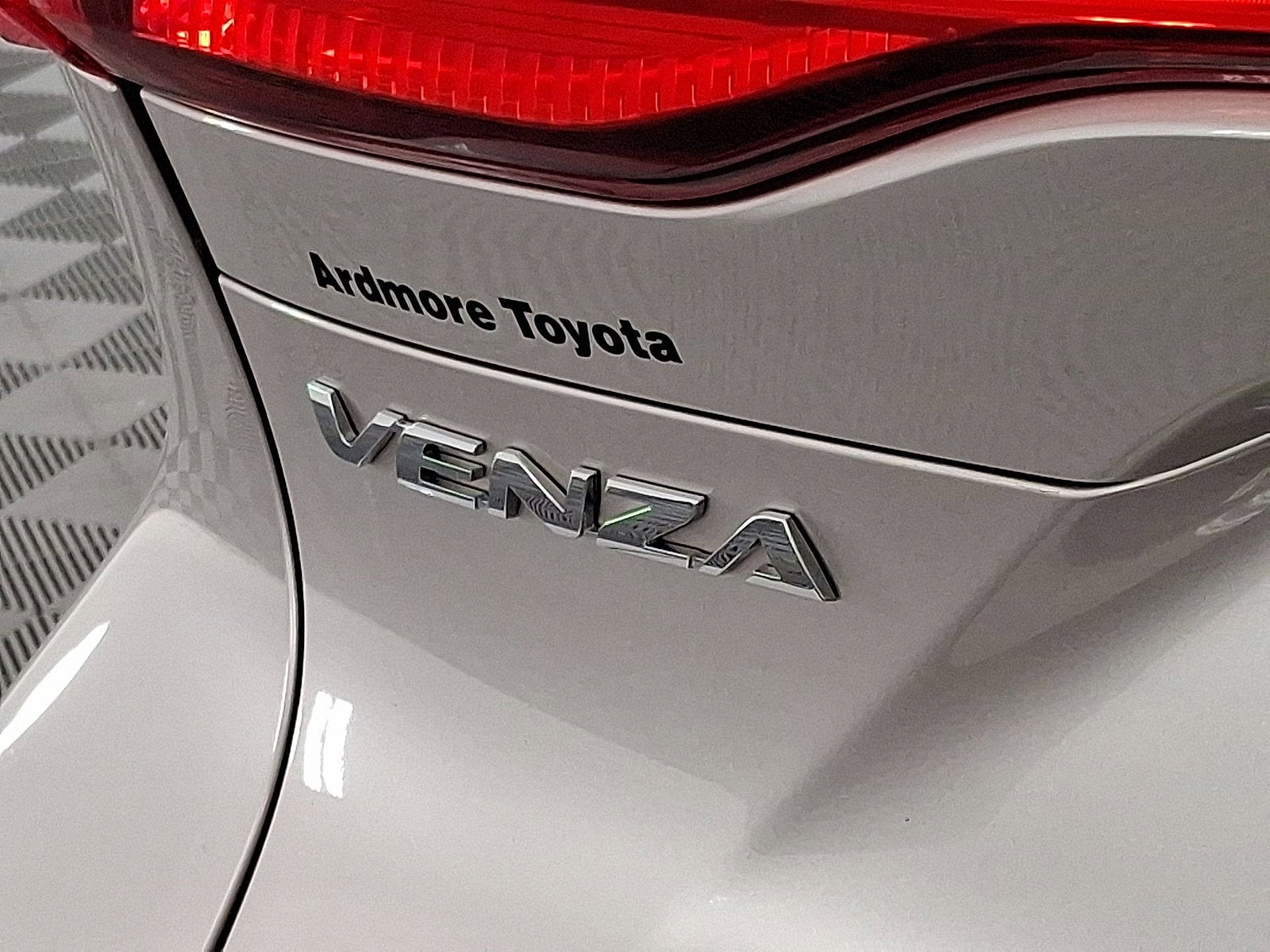 2023 Toyota Venza LE