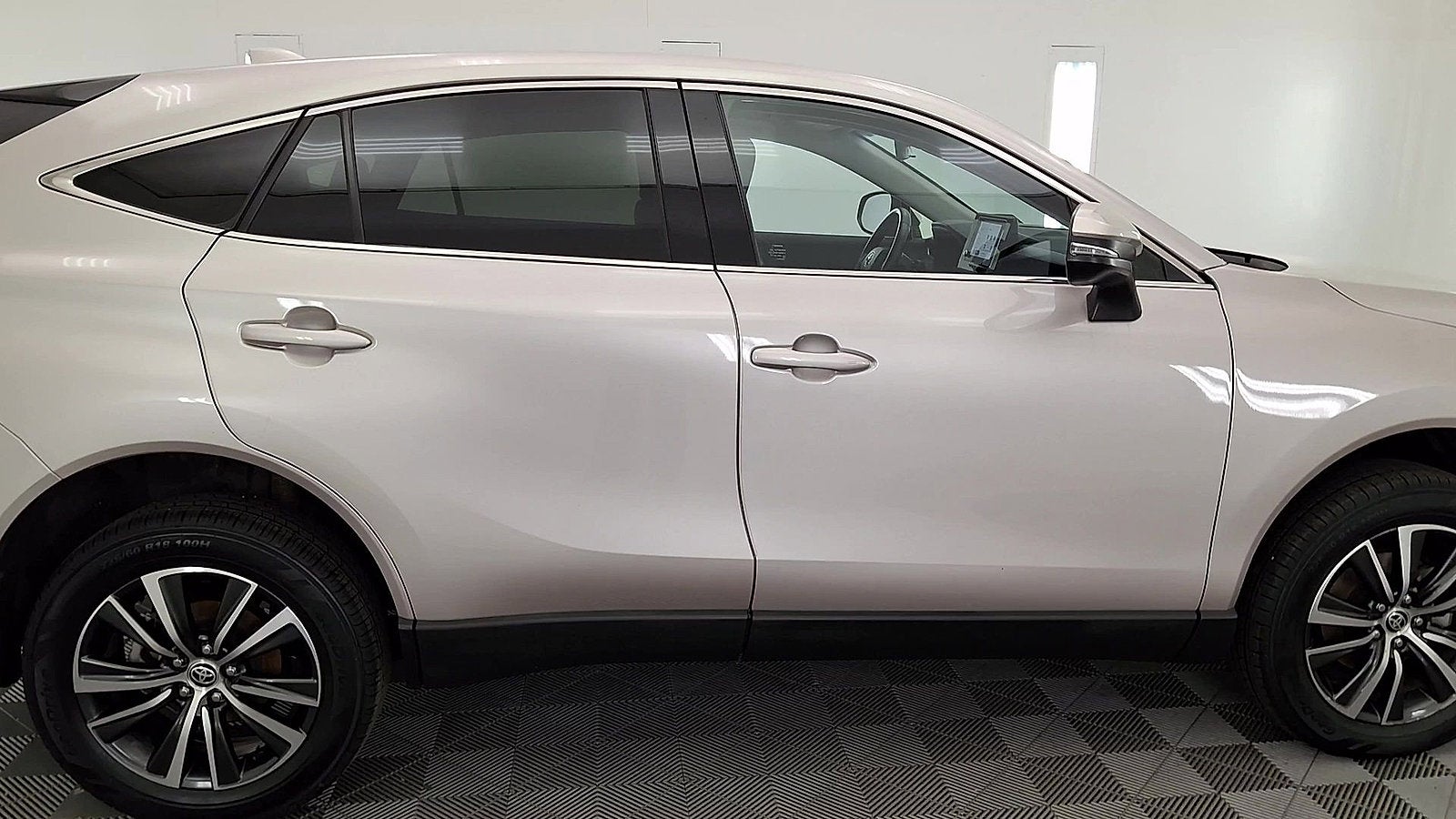 2023 Toyota Venza LE