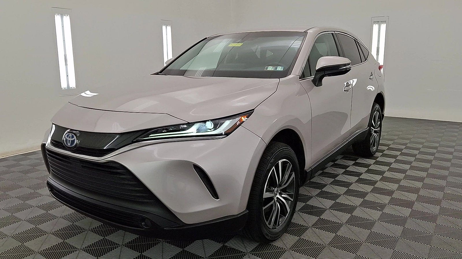 2023 Toyota Venza LE