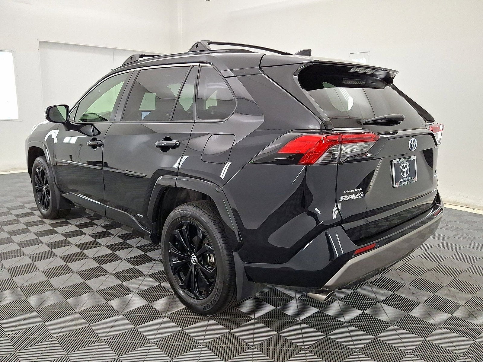 2023 Toyota RAV4 Hybrid SE