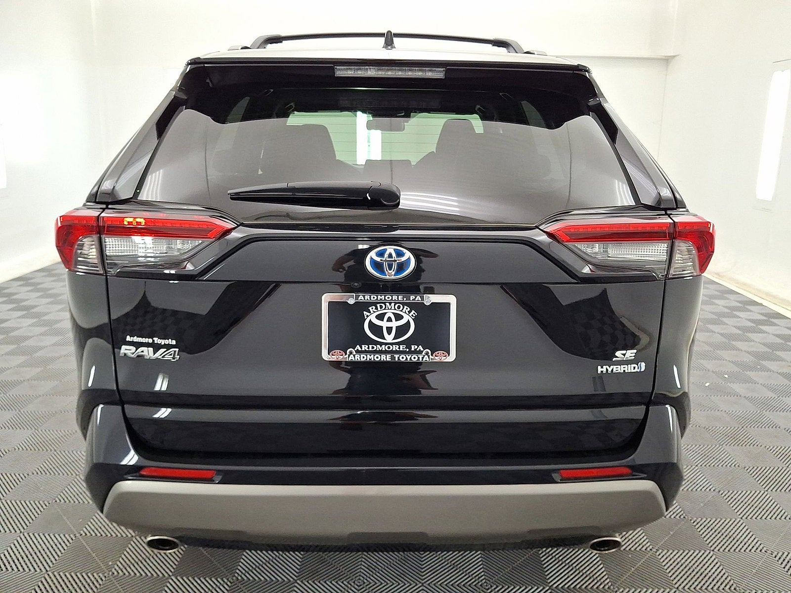 2023 Toyota RAV4 Hybrid SE