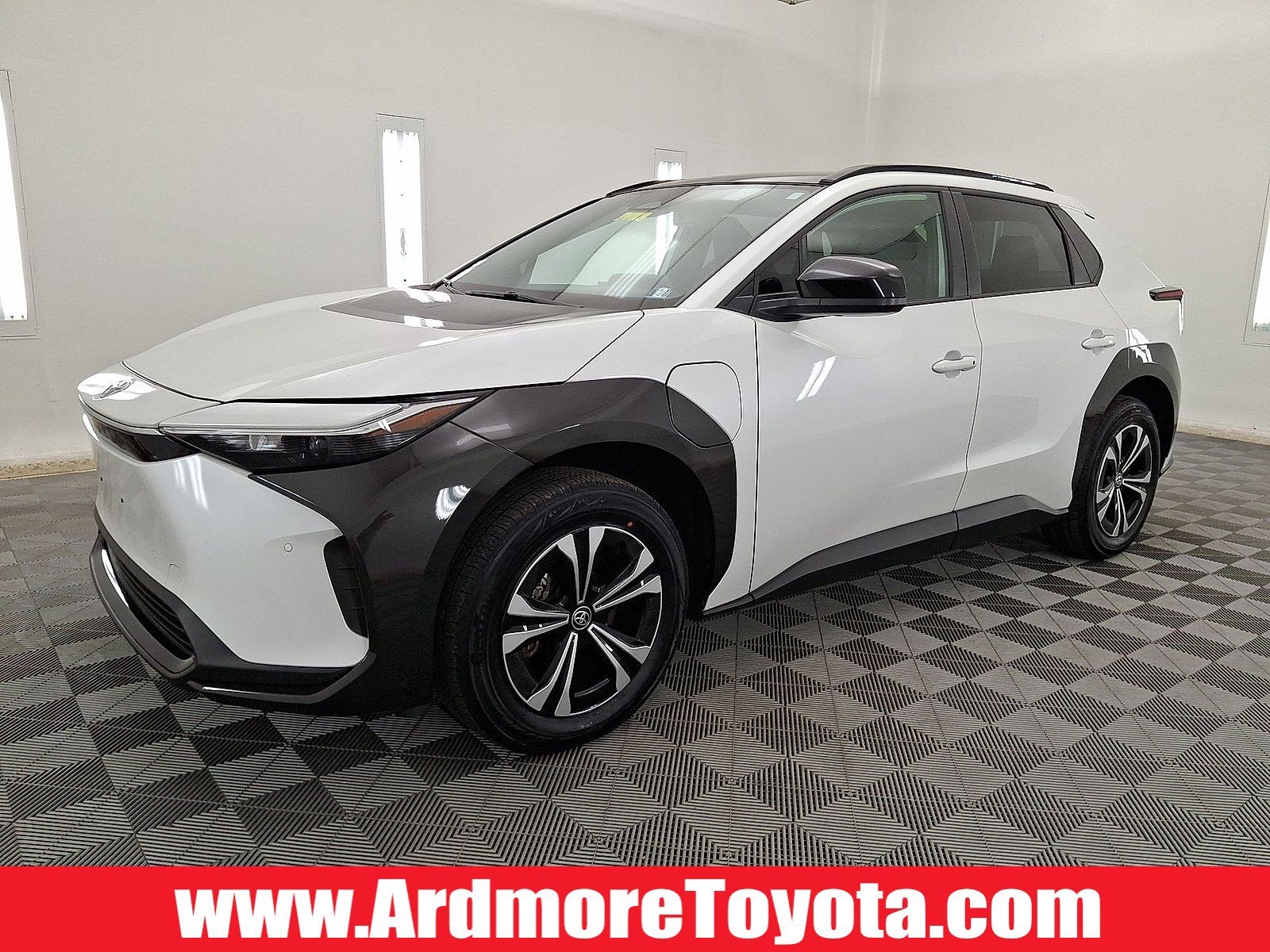 2024 Toyota bZ4X XLE