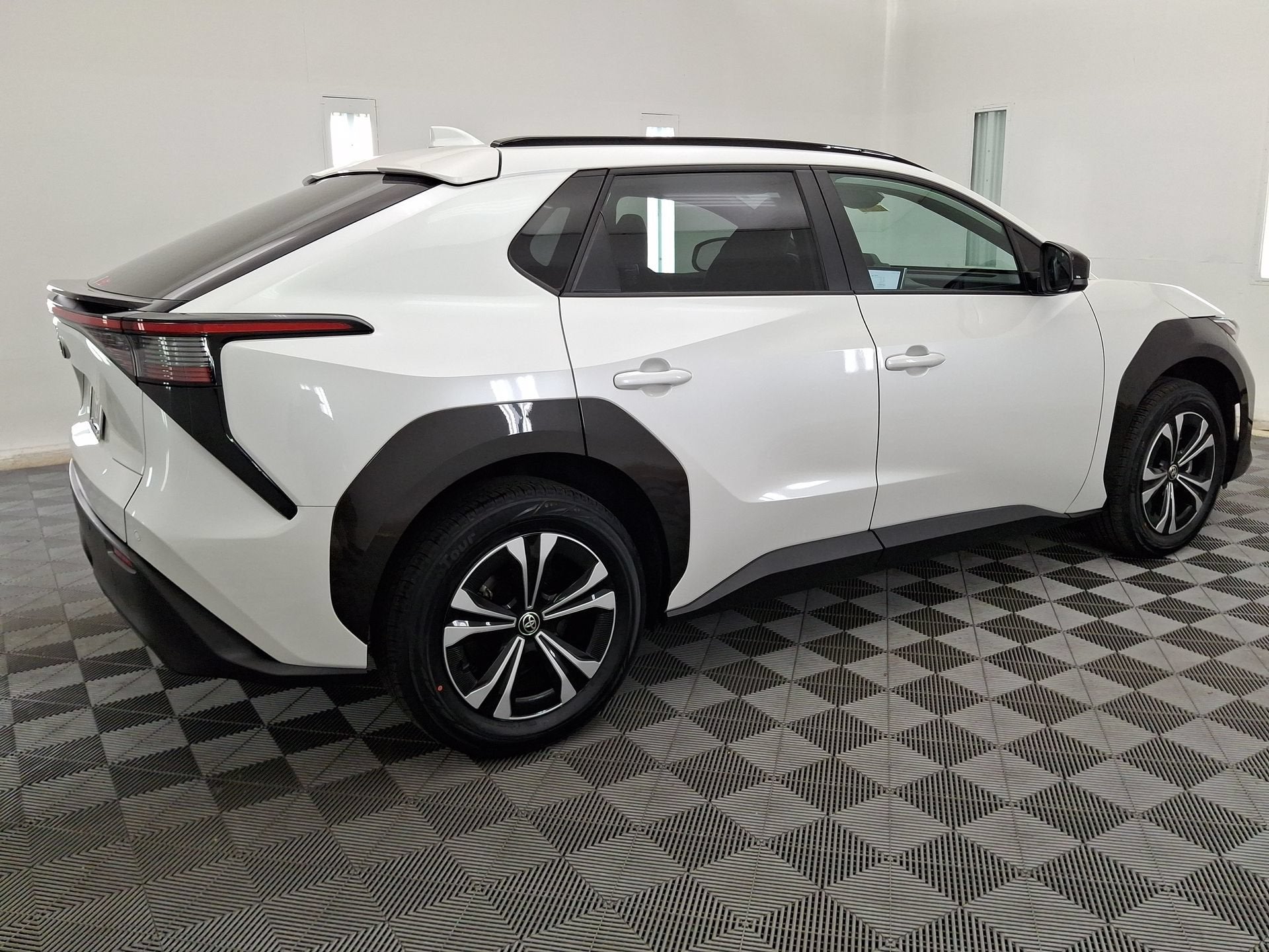 2024 Toyota bZ4X XLE