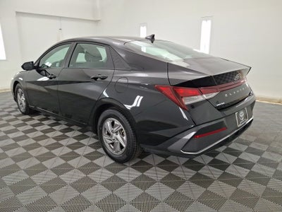 2025 Hyundai Elantra SE