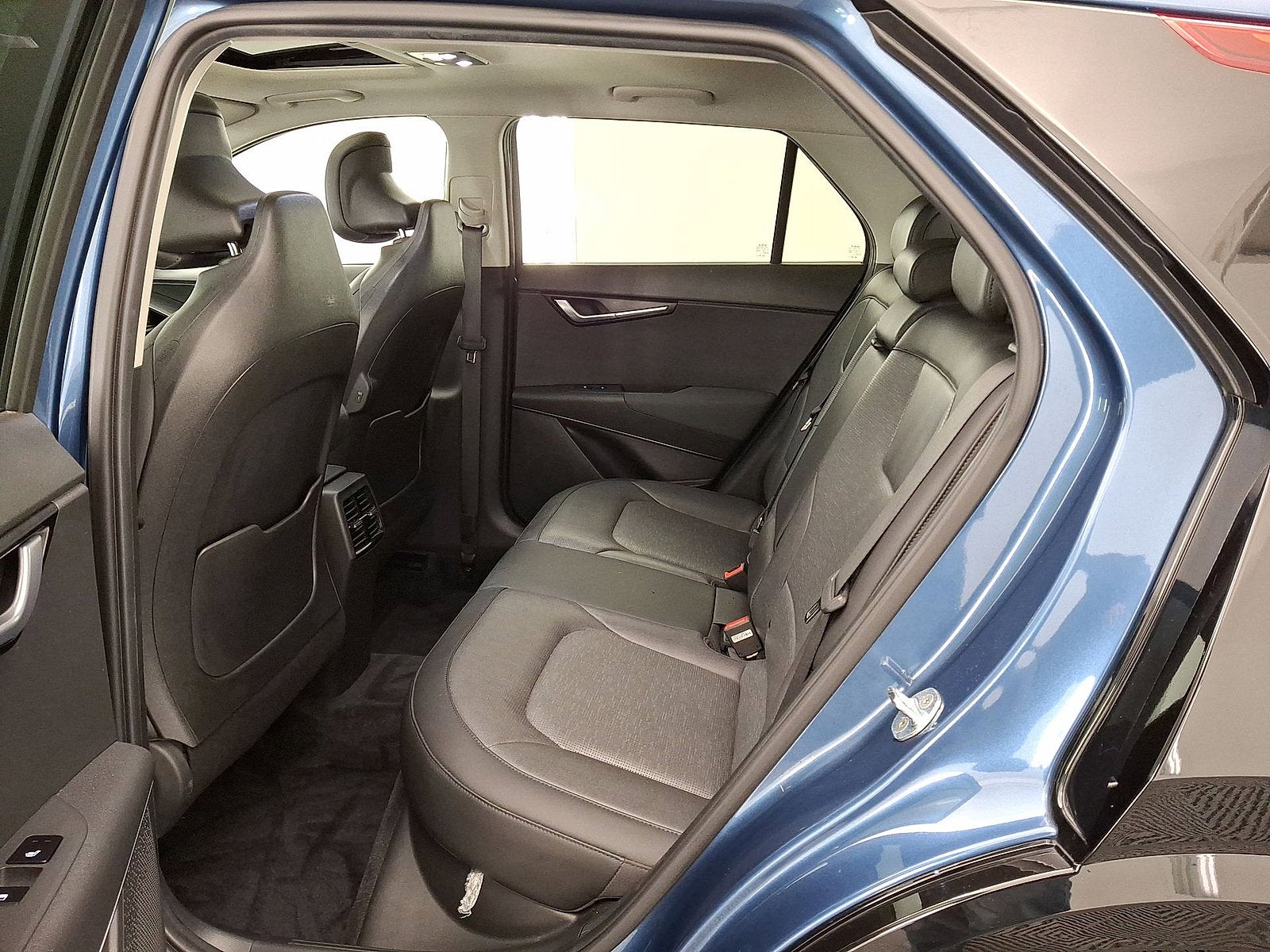 2023 Kia Niro Plug-In Hybrid SX Touring