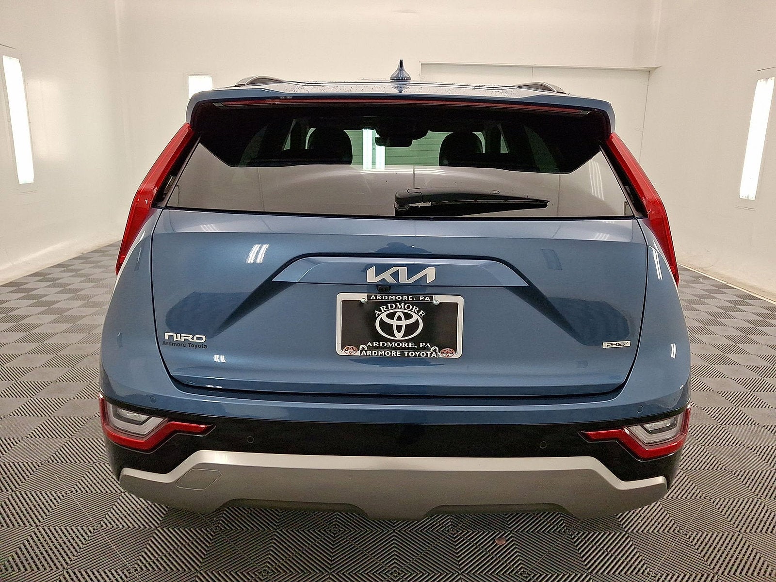 2023 Kia Niro Plug-In Hybrid SX Touring