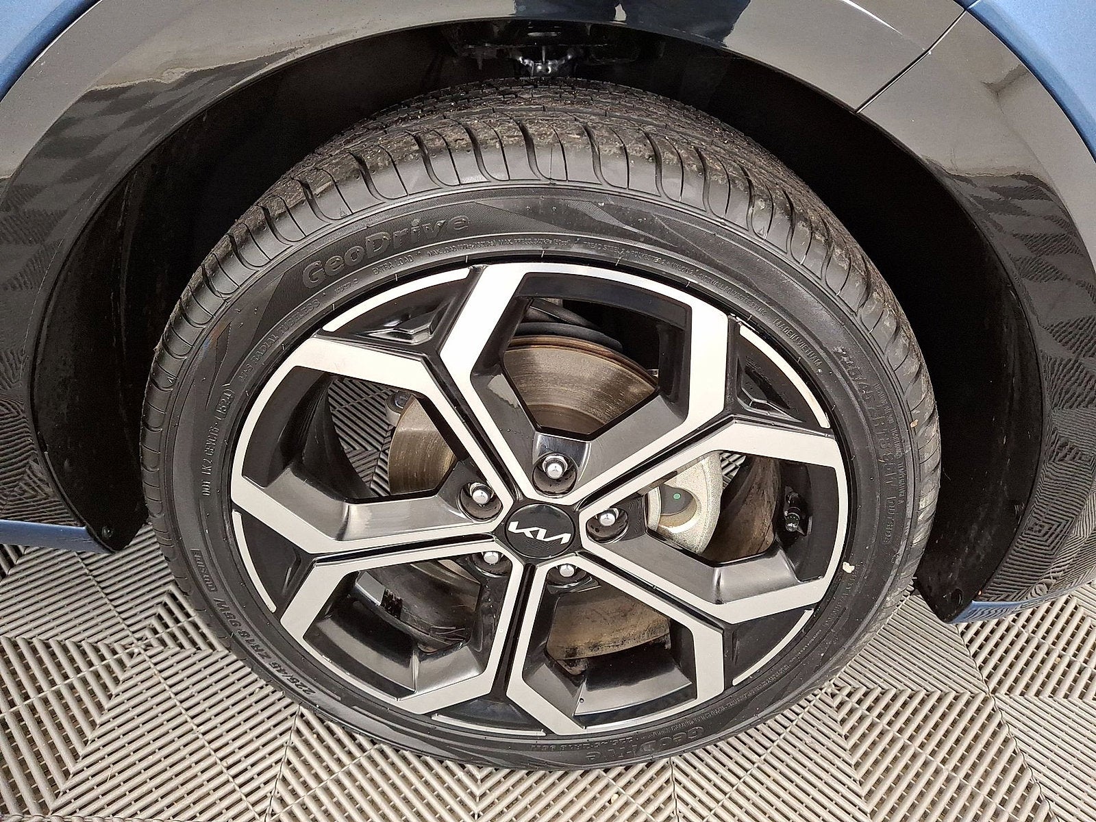 2023 Kia Niro Plug-In Hybrid SX Touring