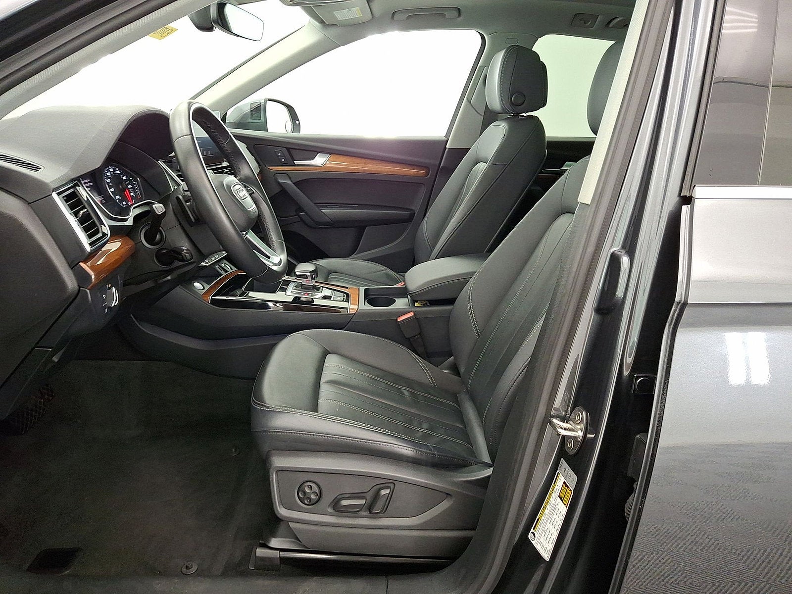 2023 Audi Q5 S line Premium