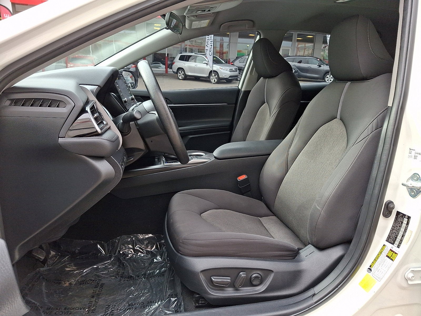 2023 Toyota Camry LE - Photo 13