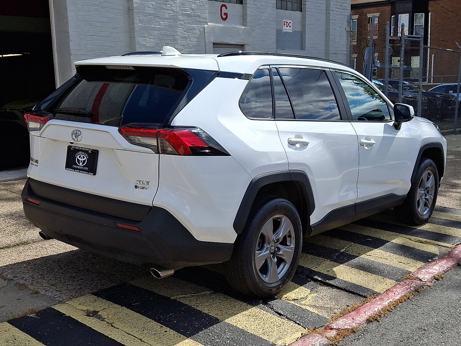 2025 Toyota RAV4 Hybrid XLE
