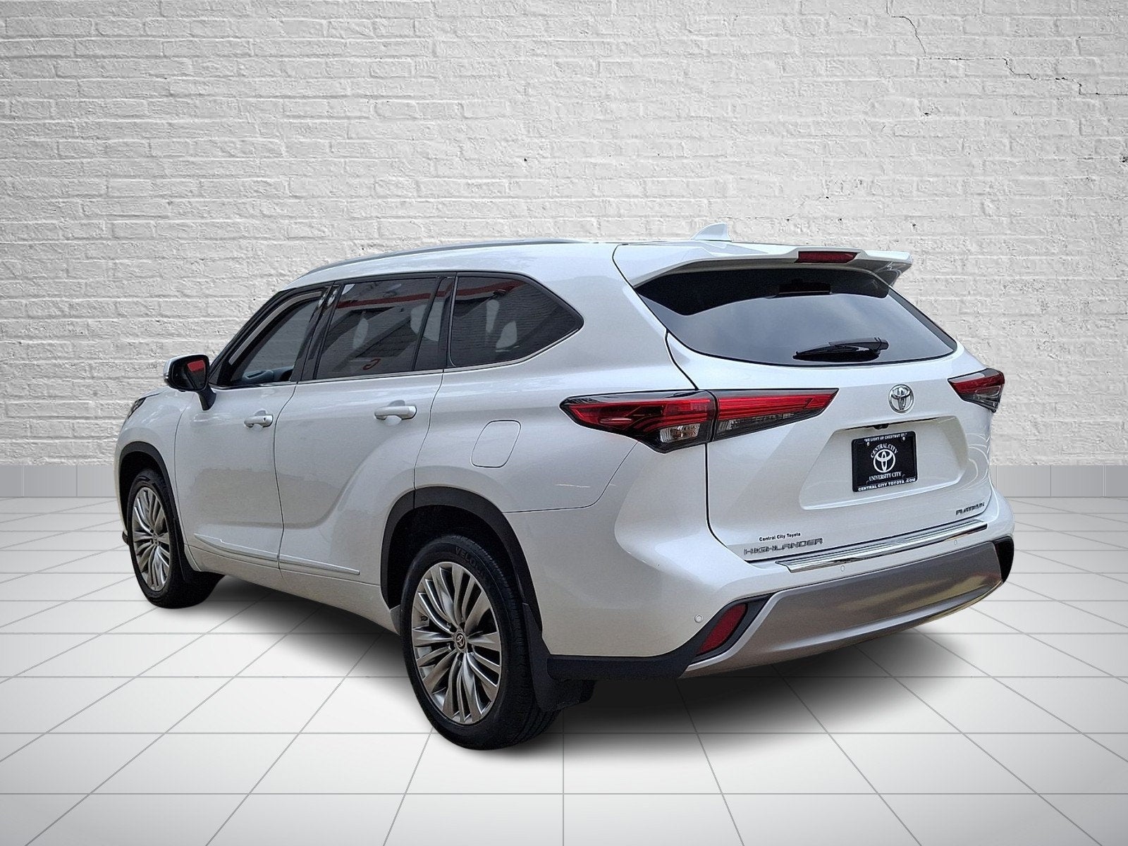 2023 Toyota Highlander Platinum