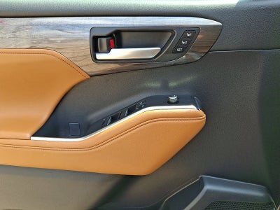 2023 Toyota Highlander Platinum