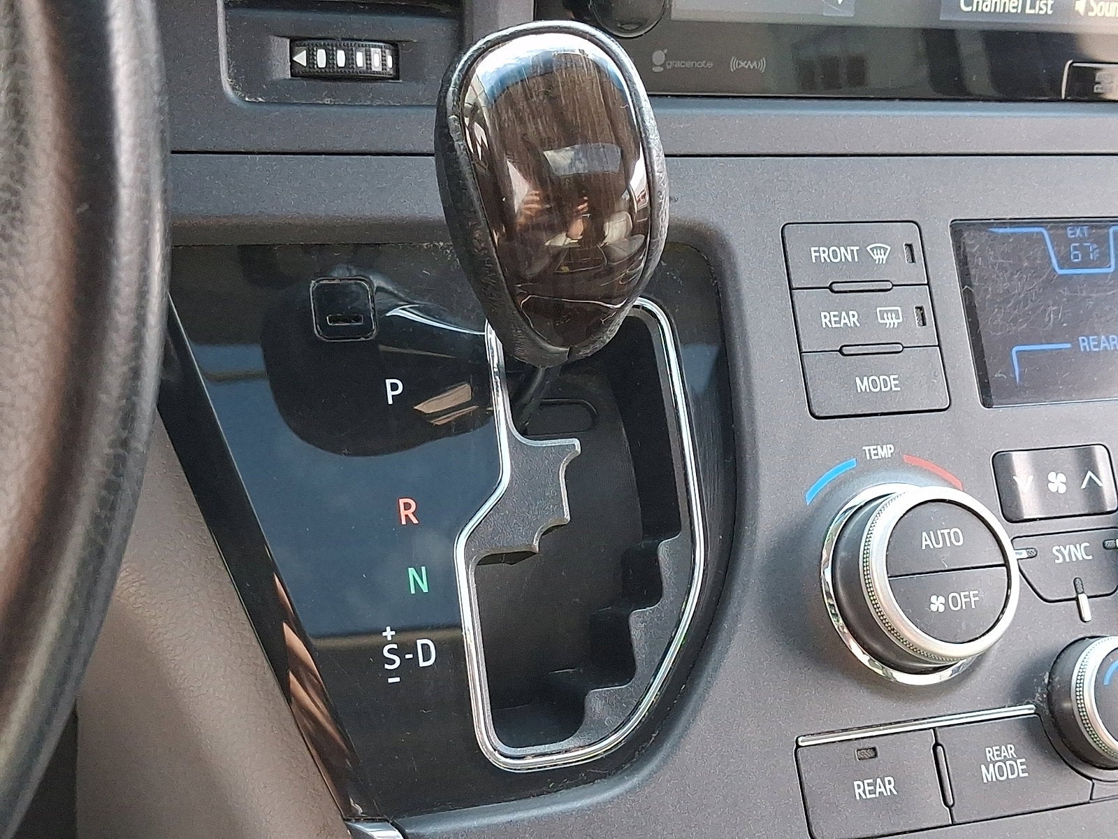 2016 Toyota Sienna XLE