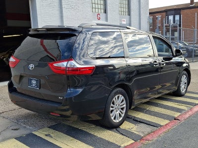 2016 Toyota Sienna XLE