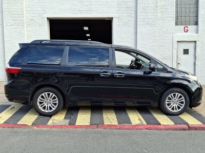 2016 Toyota Sienna XLE