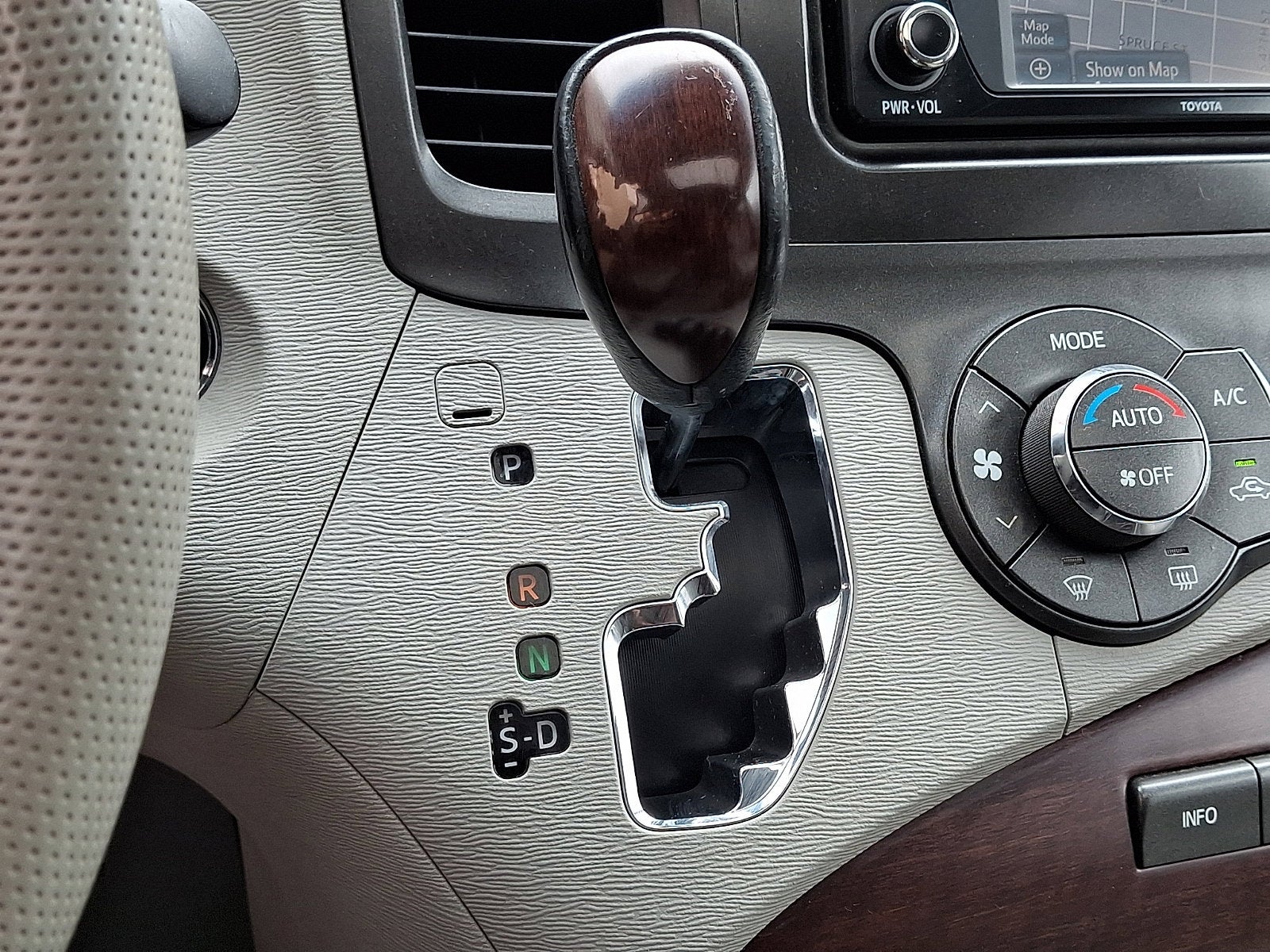 2013 Toyota Sienna XLE