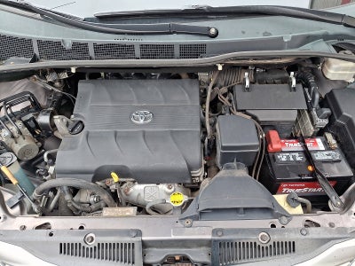 2013 Toyota Sienna XLE