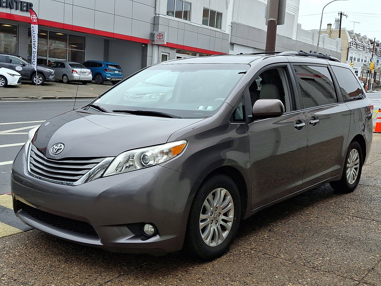 2013 Toyota Sienna XLE