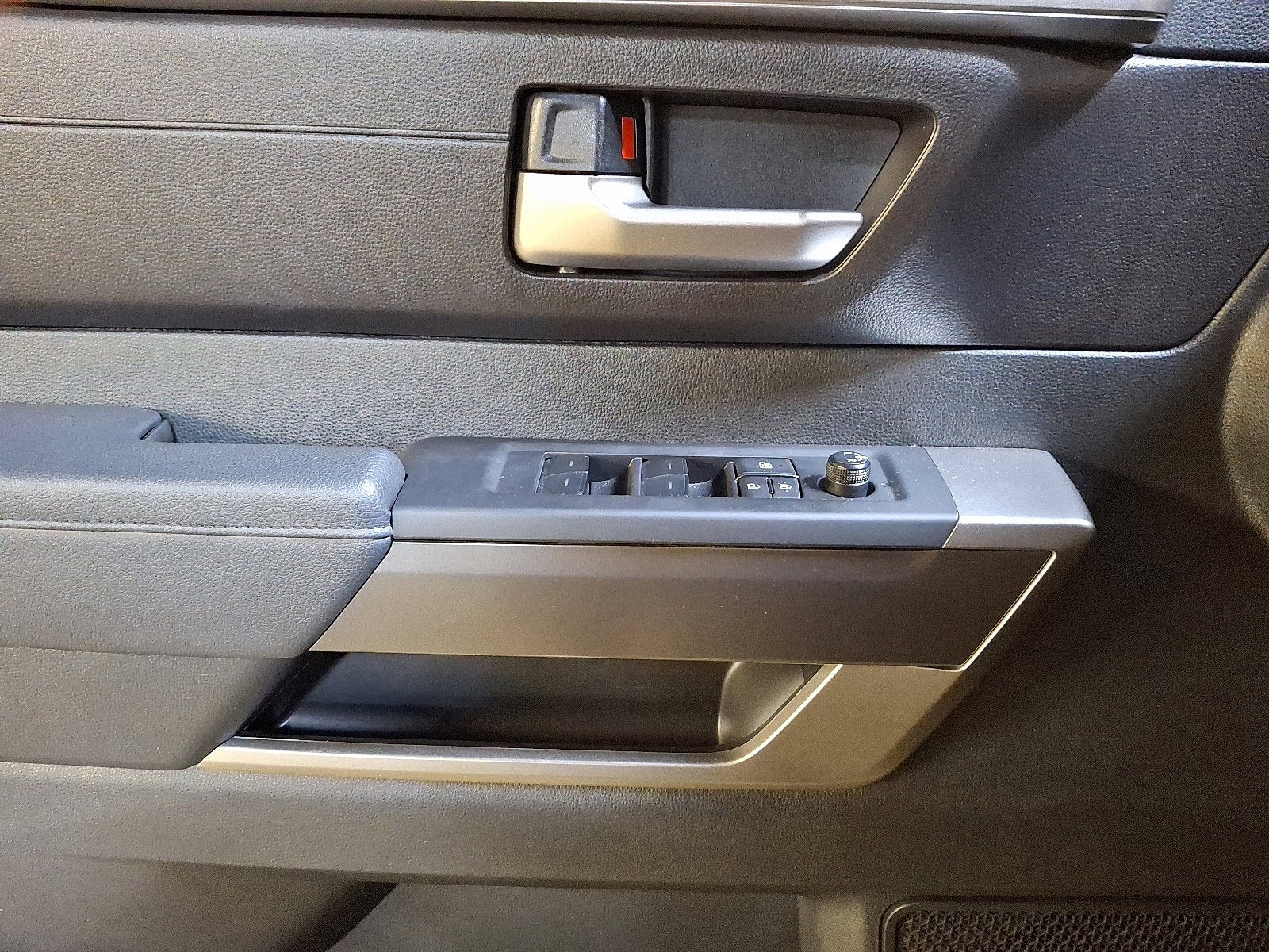 2025 Toyota Tundra 4WD SR5