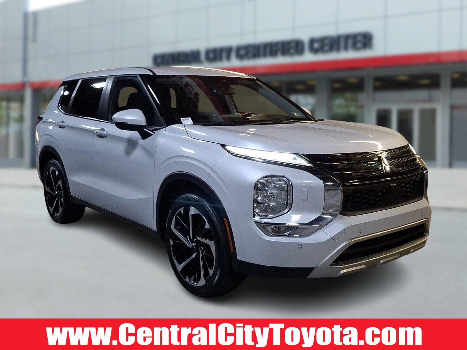 2024 Mitsubishi Outlander SE S-AWC's photo