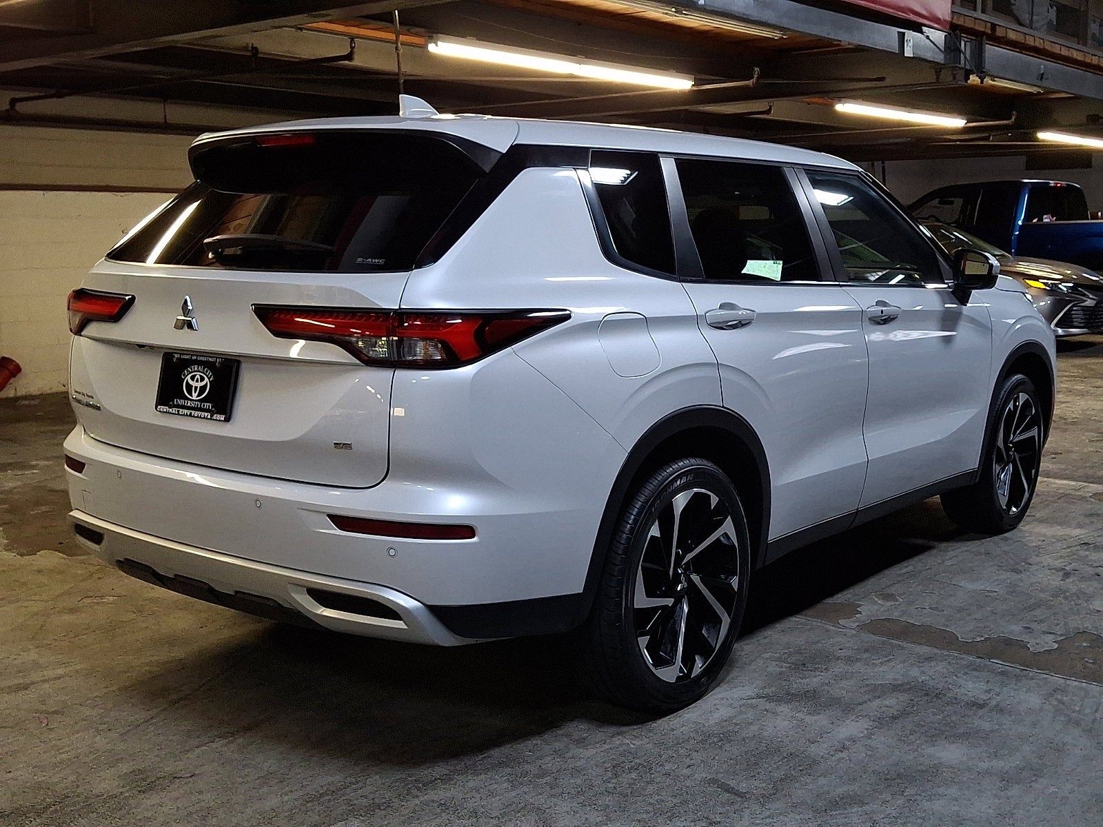 2024 Mitsubishi Outlander SE