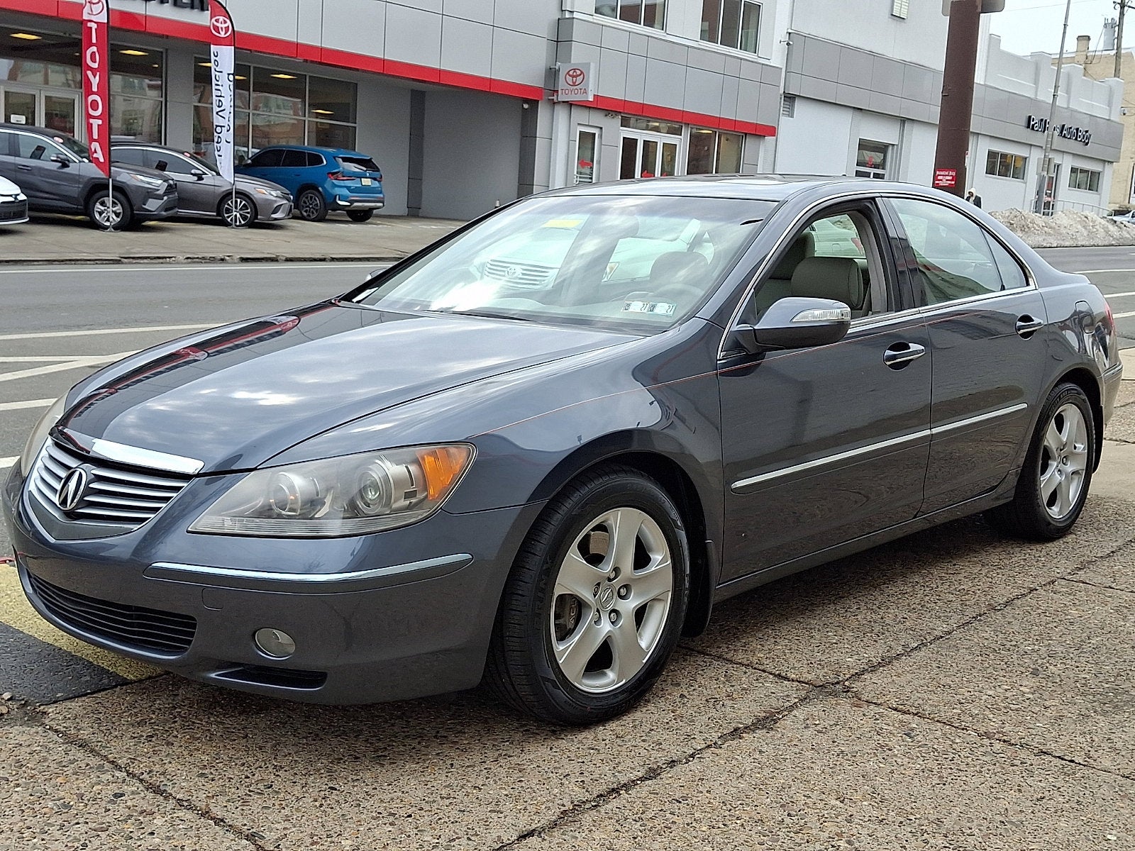 2005 Acura RL Base